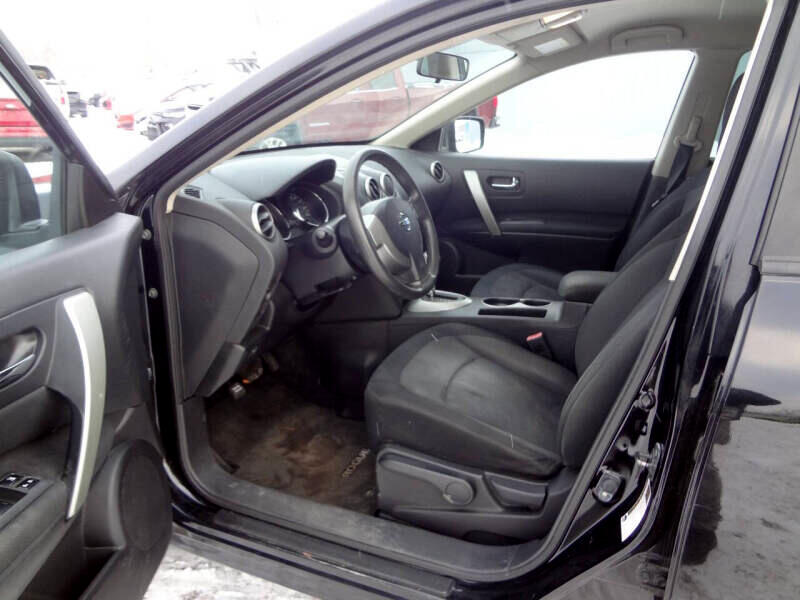 Nissan Rogue S FWD Krom Edition 2011