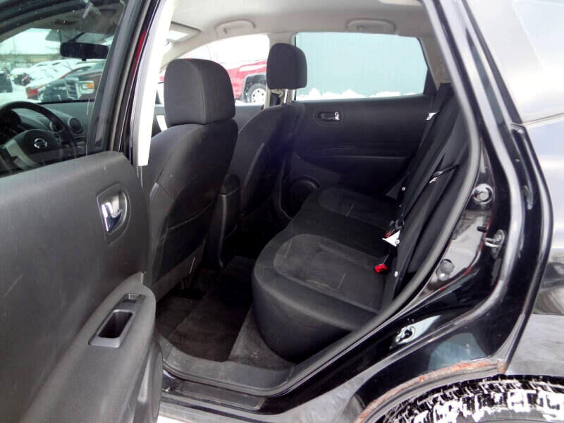 Nissan Rogue S FWD Krom Edition 2011