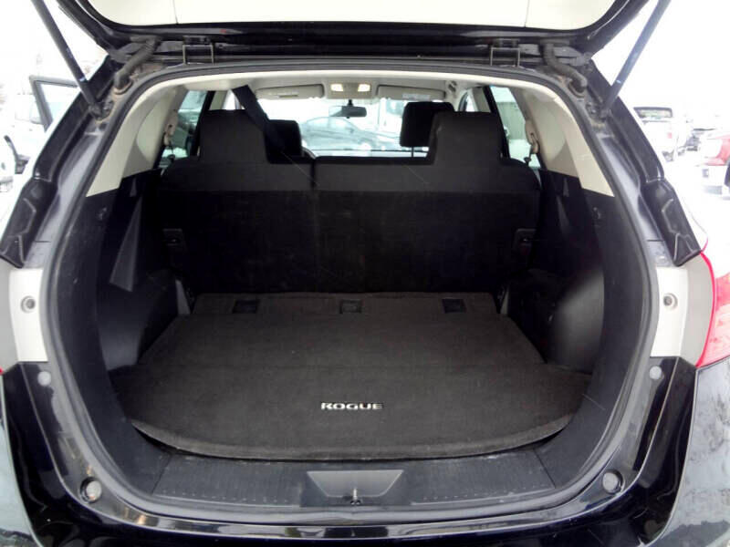 Nissan Rogue S FWD Krom Edition 2011