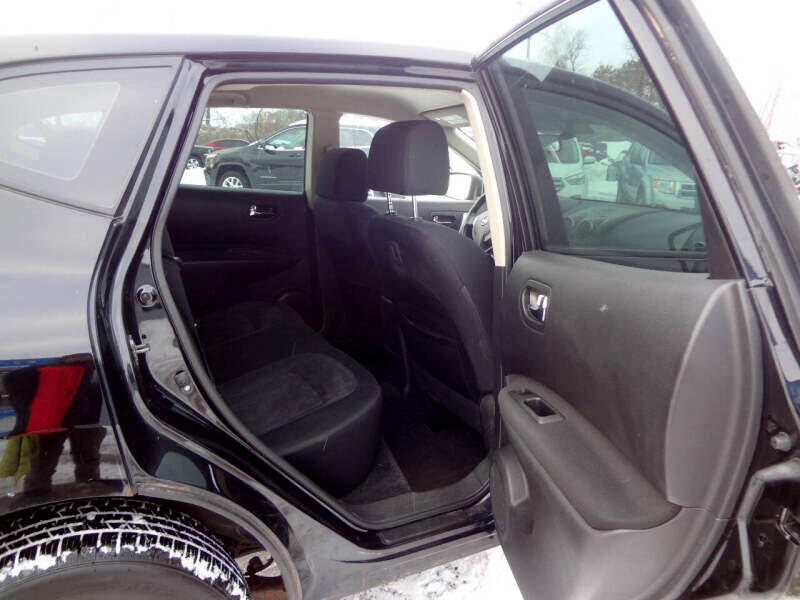 Nissan Rogue S FWD Krom Edition 2011