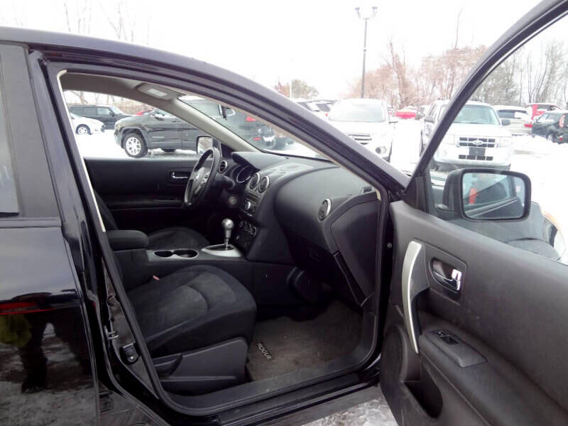 Nissan Rogue S FWD Krom Edition 2011