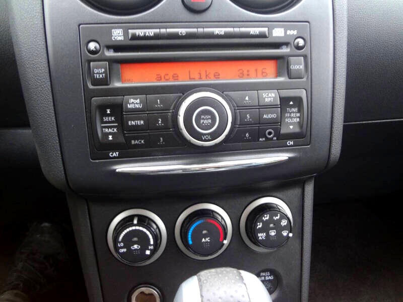 Nissan Rogue S FWD Krom Edition 2011