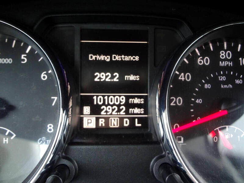 Nissan Rogue S FWD Krom Edition 2011