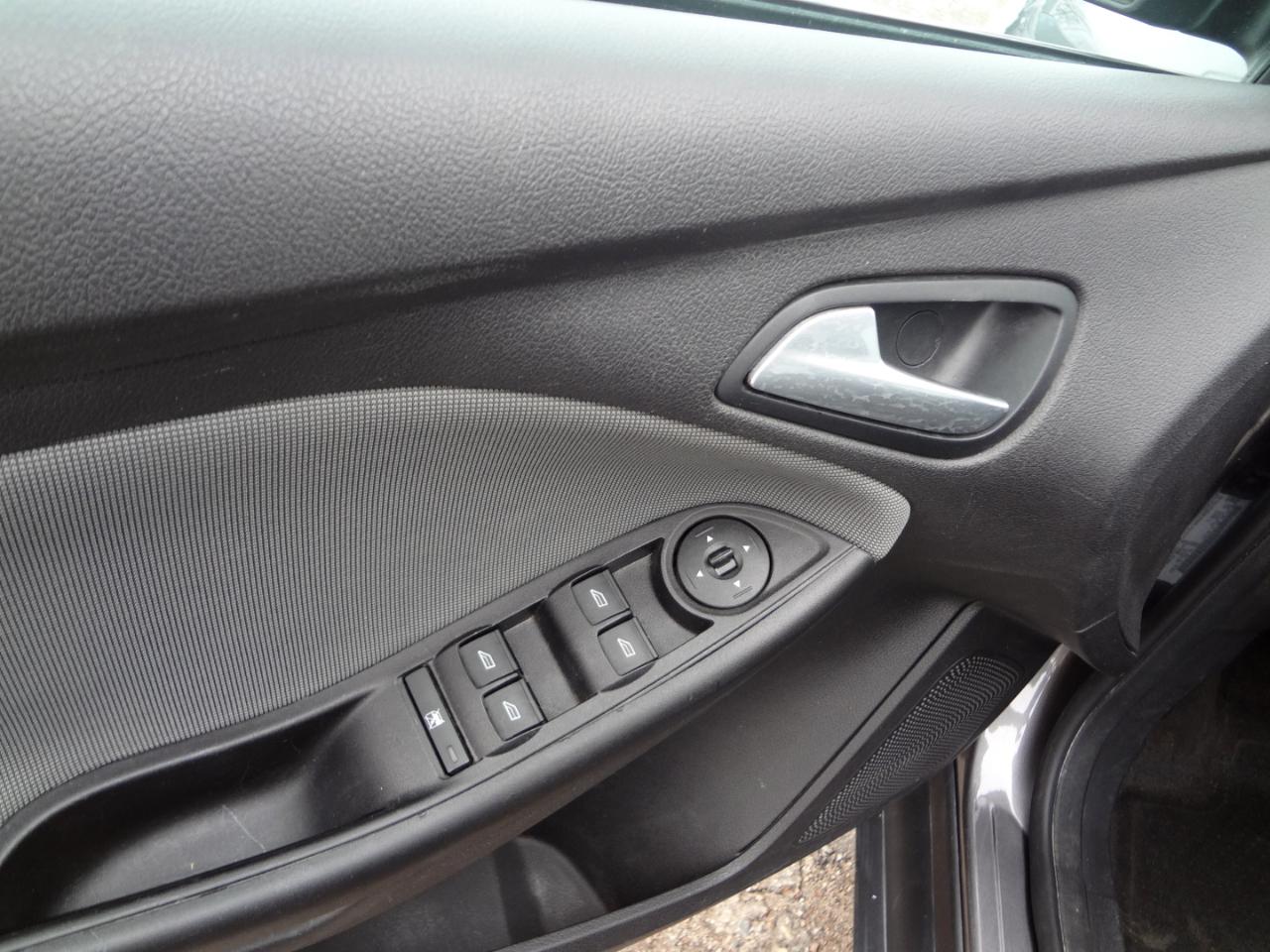 Ford Focus SE Hatch 2014