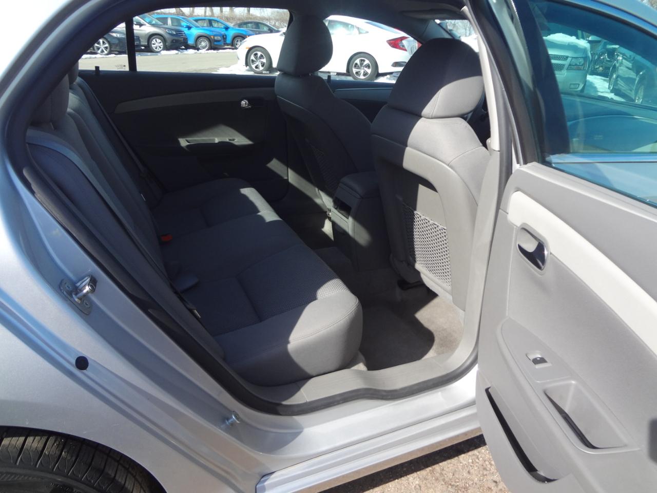 Chevrolet Malibu 4dr Sdn LS 2012