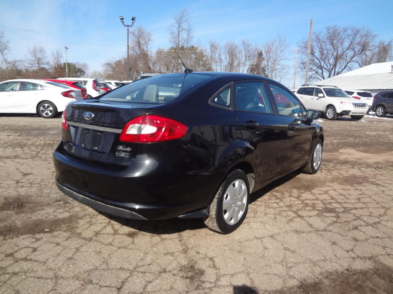 Ford Fiesta S Sedan 2013