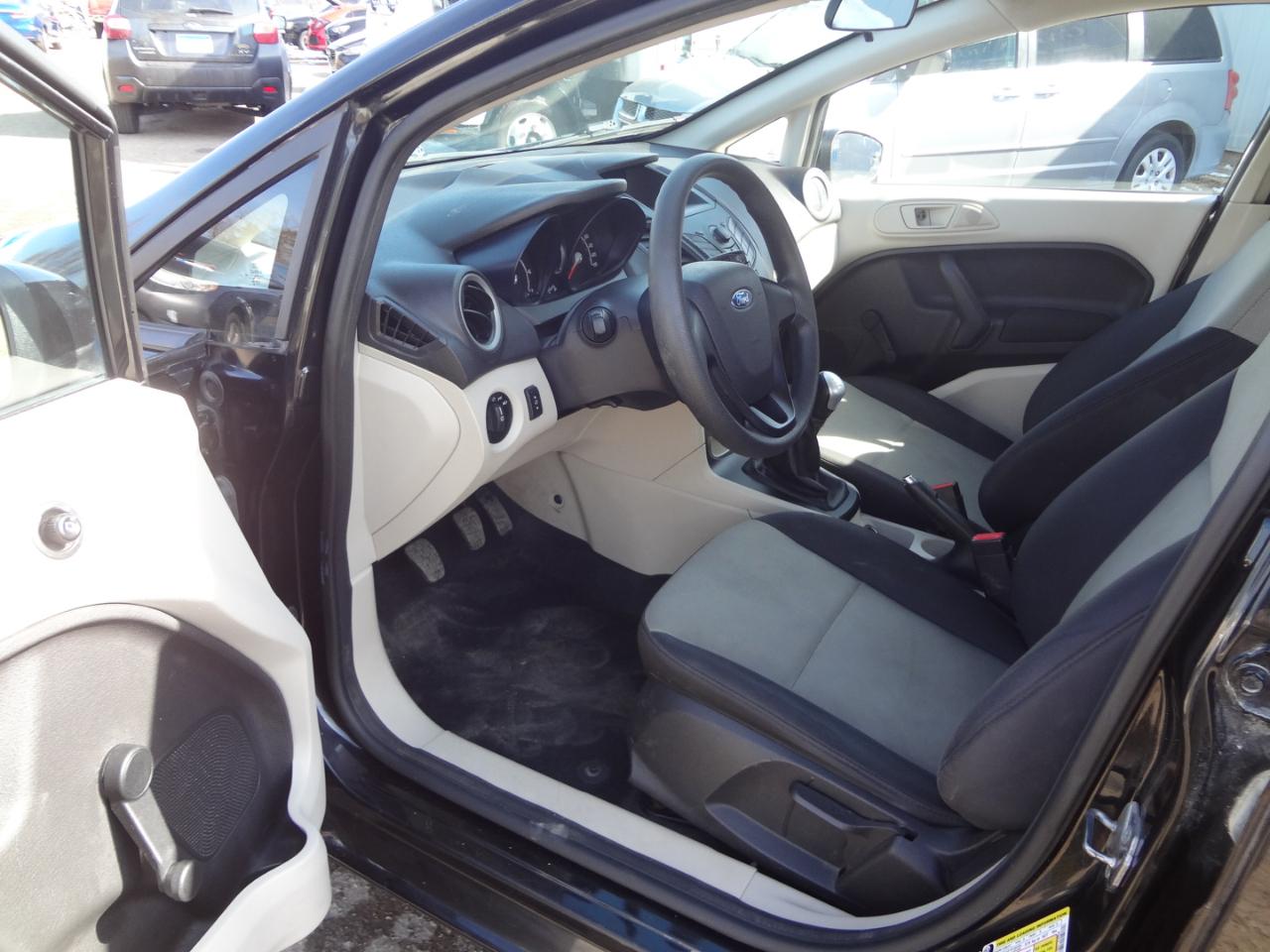 Ford Fiesta S Sedan 2013