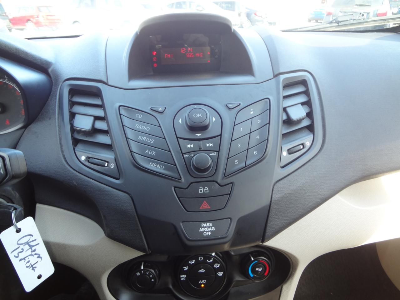 Ford Fiesta S Sedan 2013