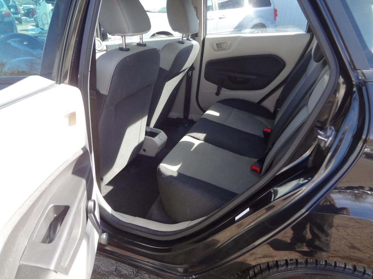 Ford Fiesta S Sedan 2013