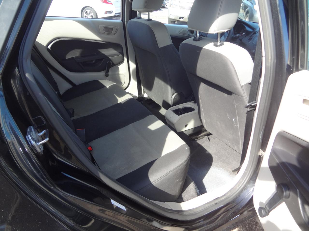 Ford Fiesta S Sedan 2013