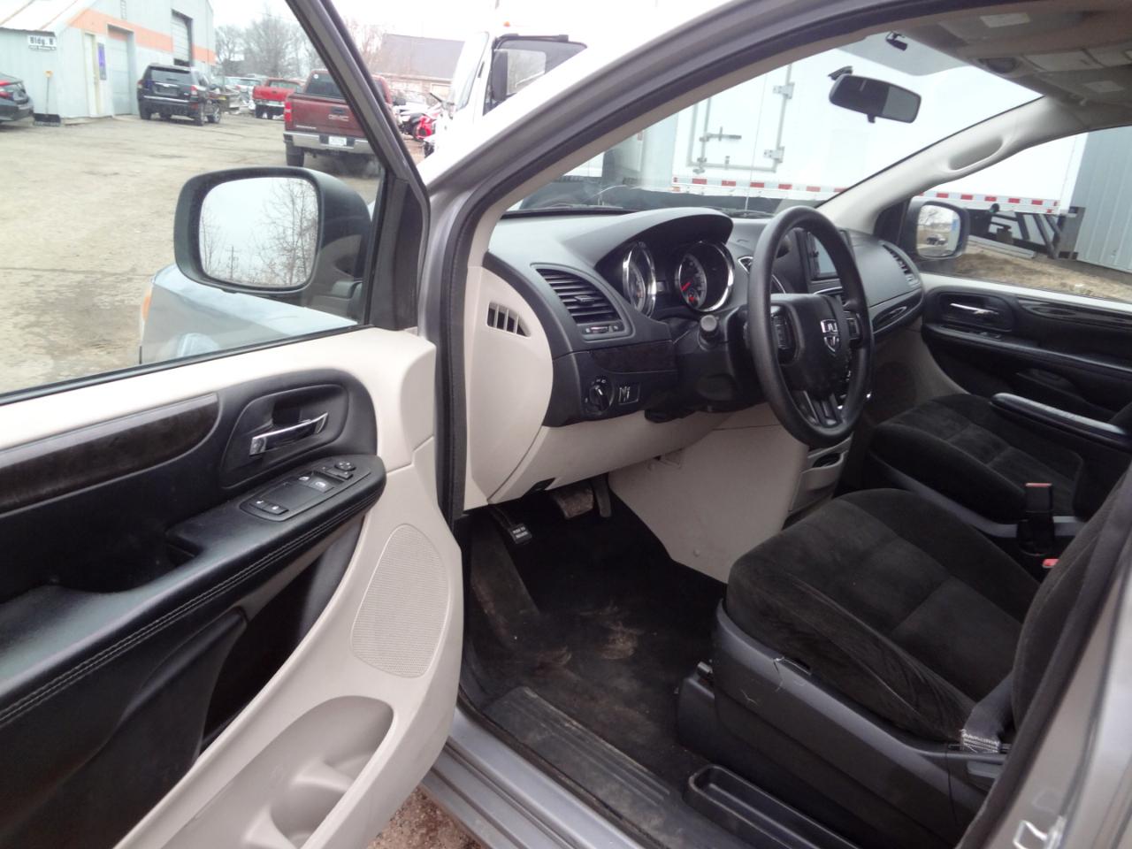 Dodge Grand Caravan SE 2015