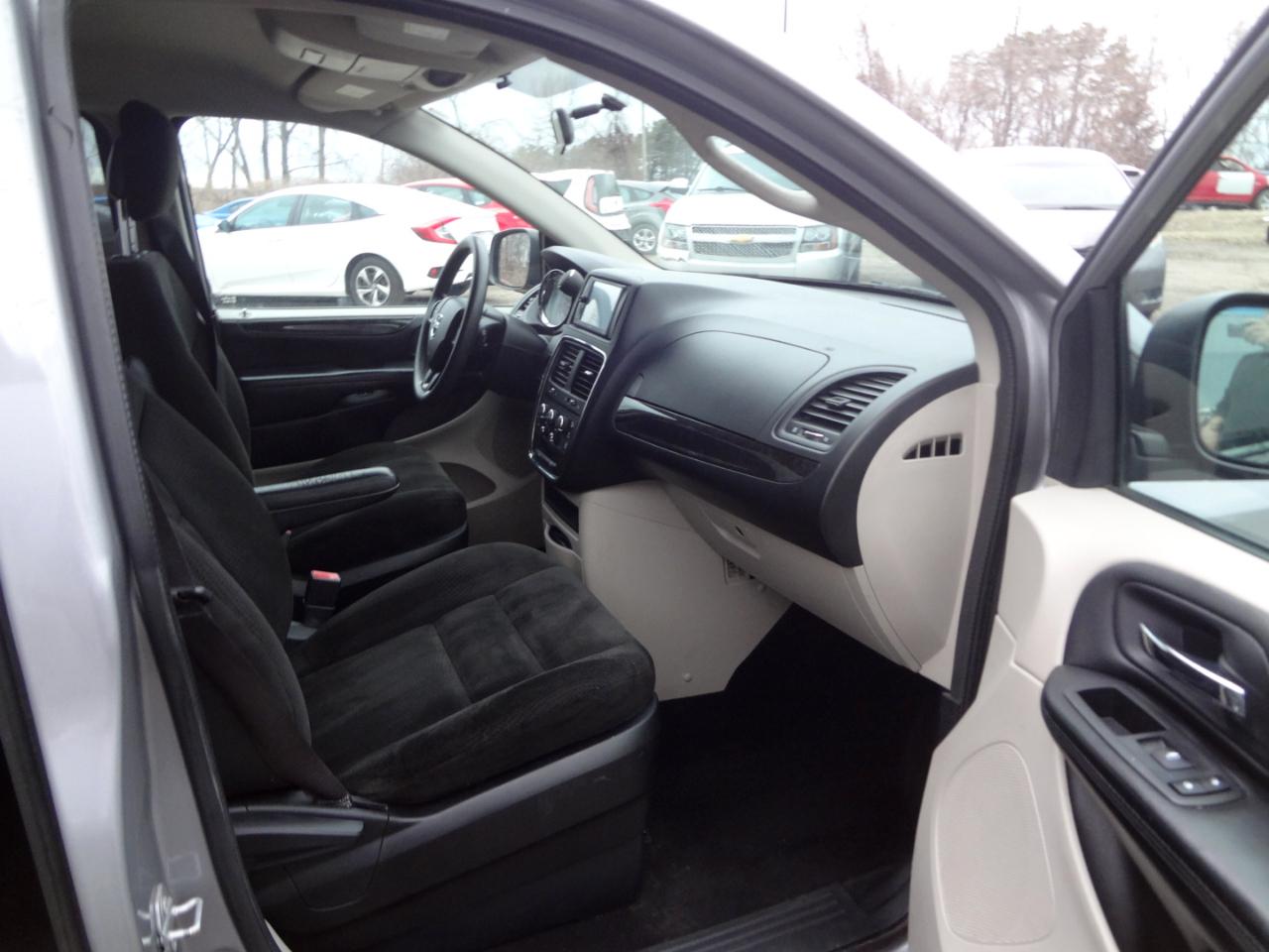 Dodge Grand Caravan SE 2015