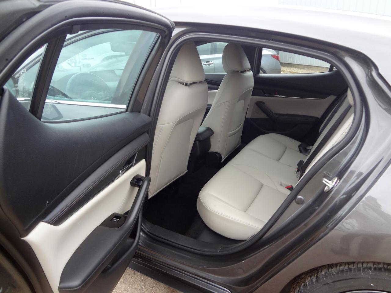 Mazda MAZDA3 Preferred Hatchback 2023