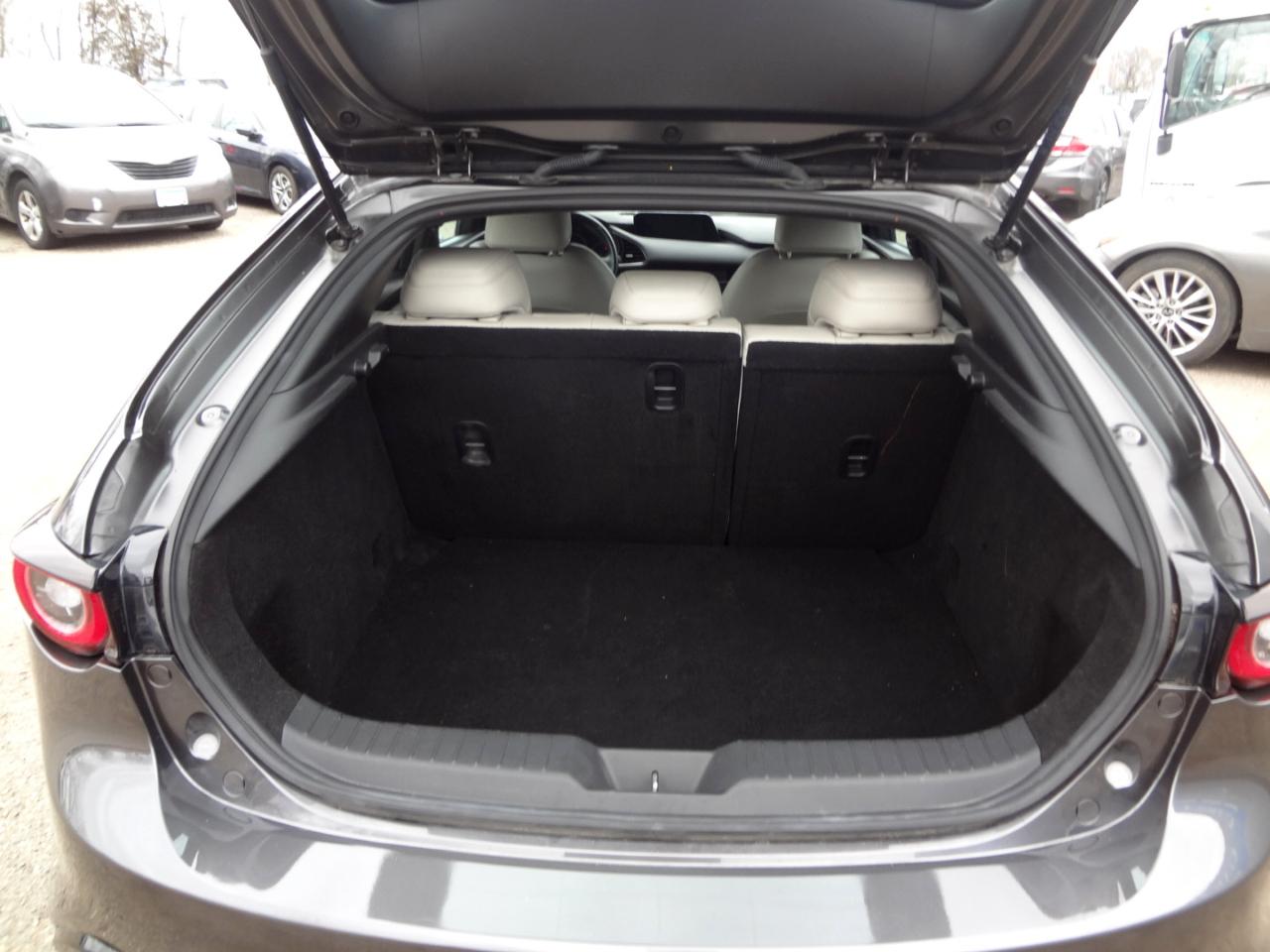 Mazda MAZDA3 Preferred Hatchback 2023