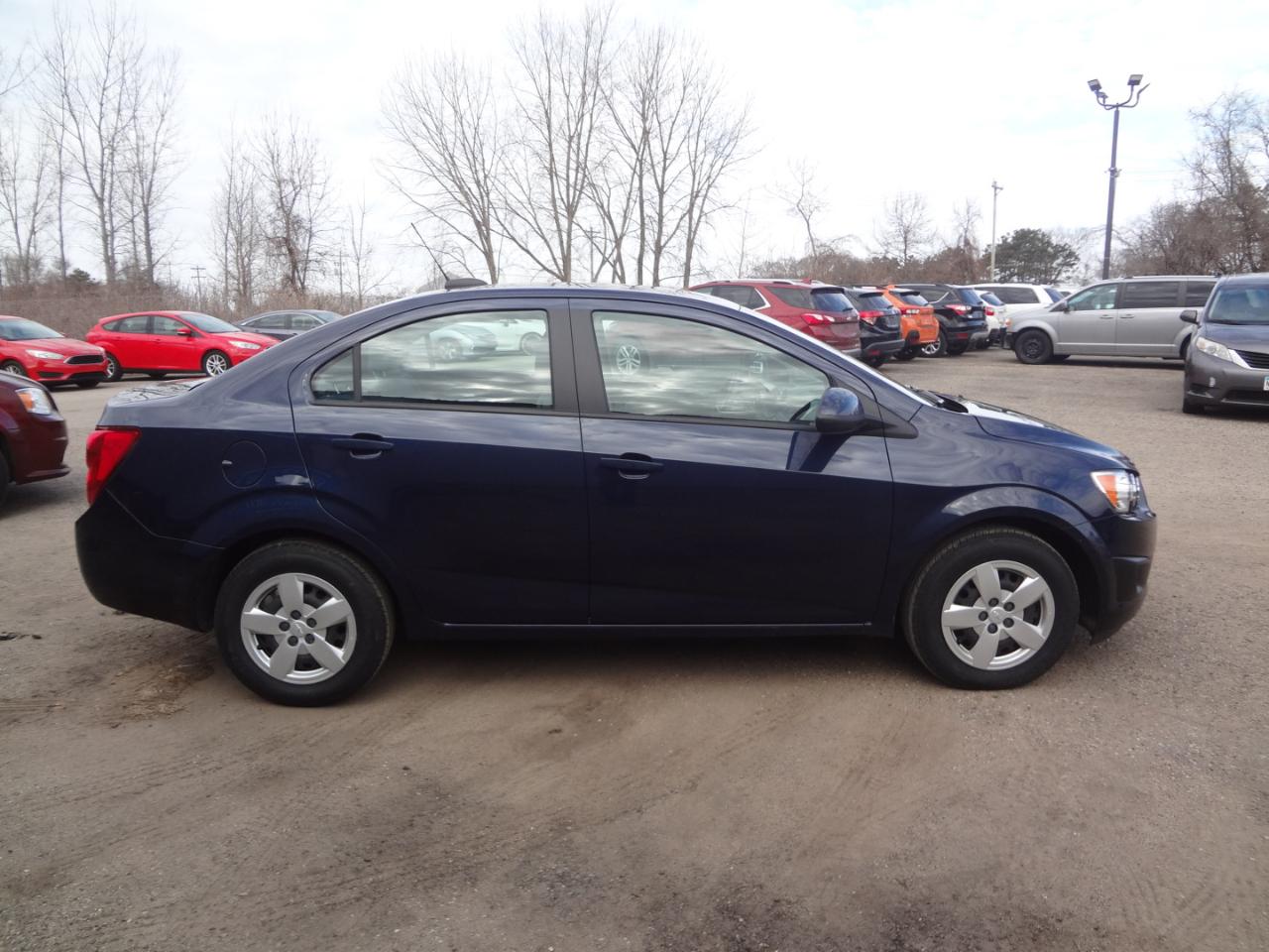 Chevrolet Sonic LS Auto Sedan 2015