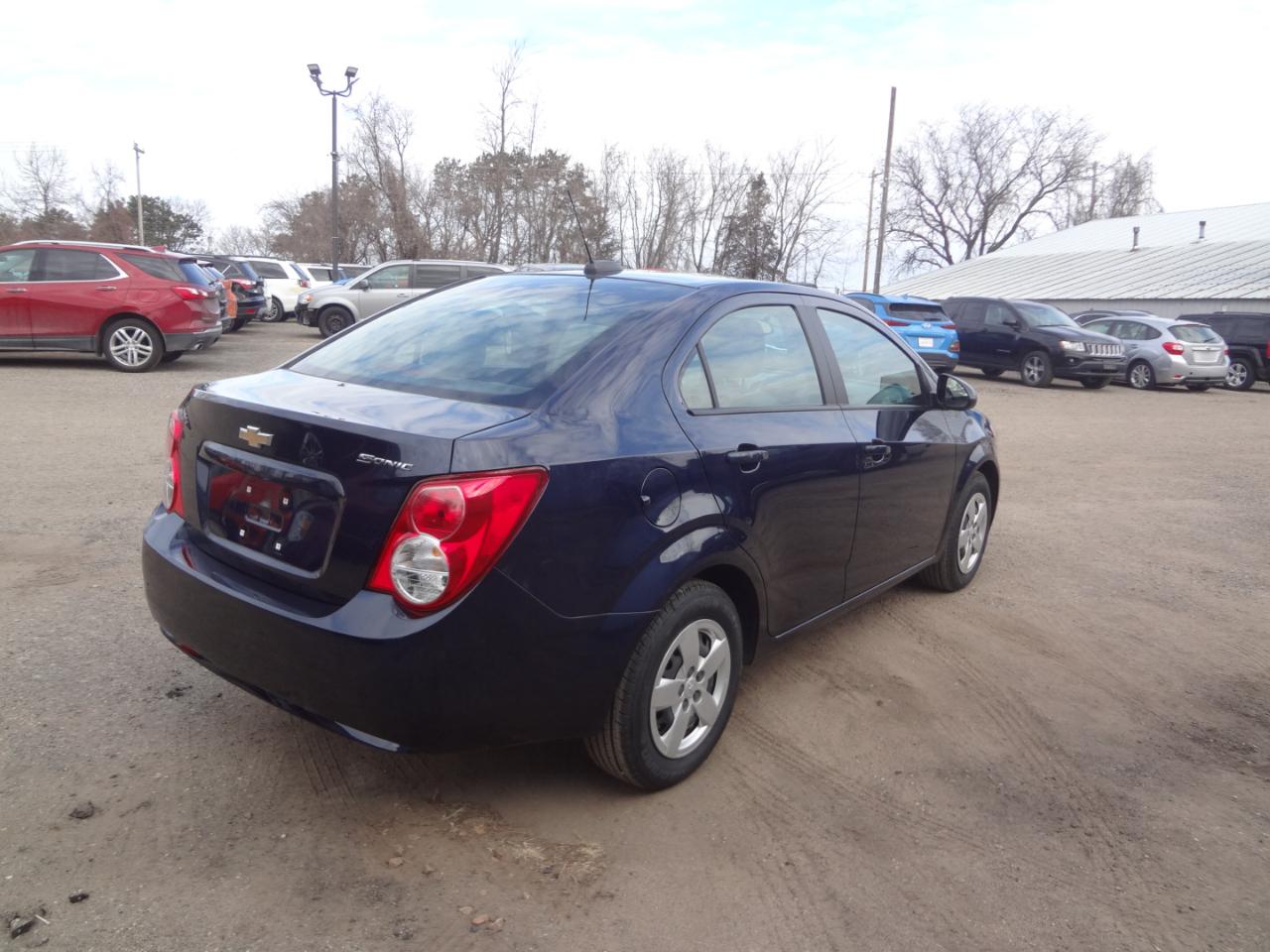 Chevrolet Sonic LS Auto Sedan 2015