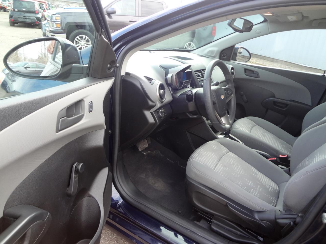 Chevrolet Sonic LS Auto Sedan 2015