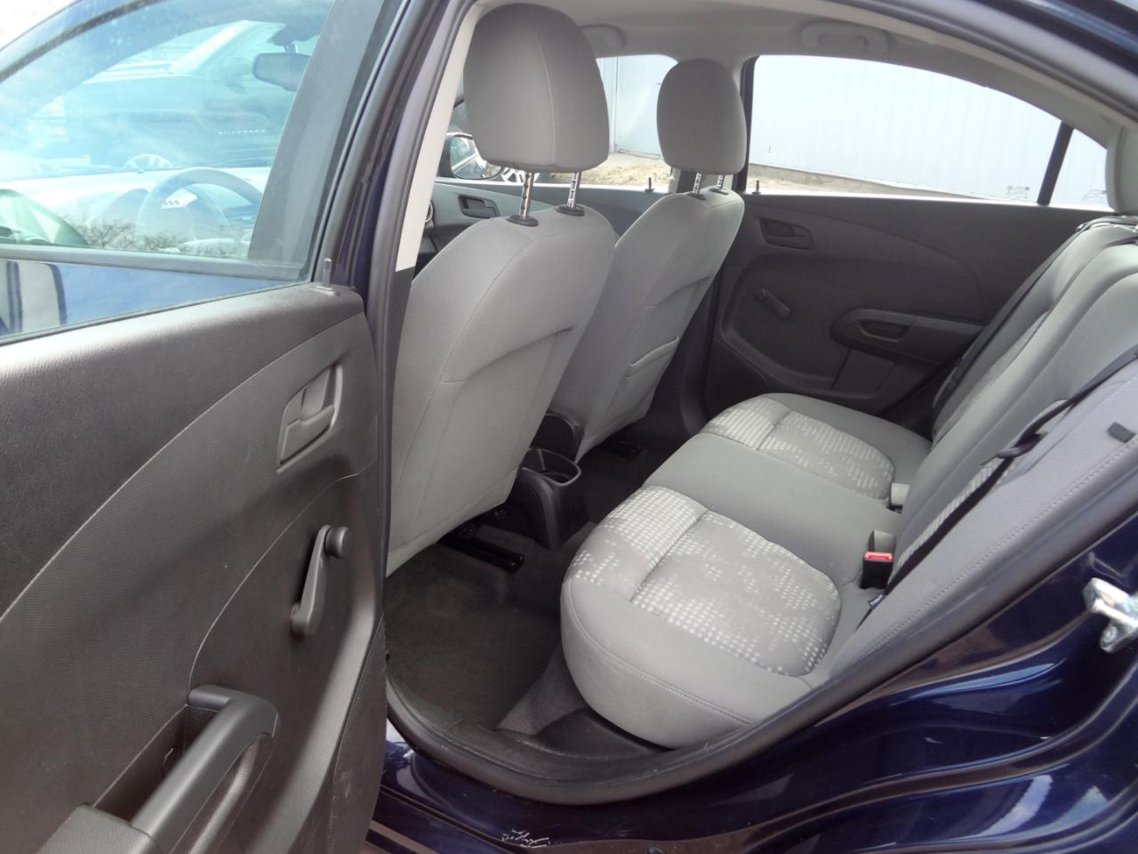 Chevrolet Sonic LS Auto Sedan 2015