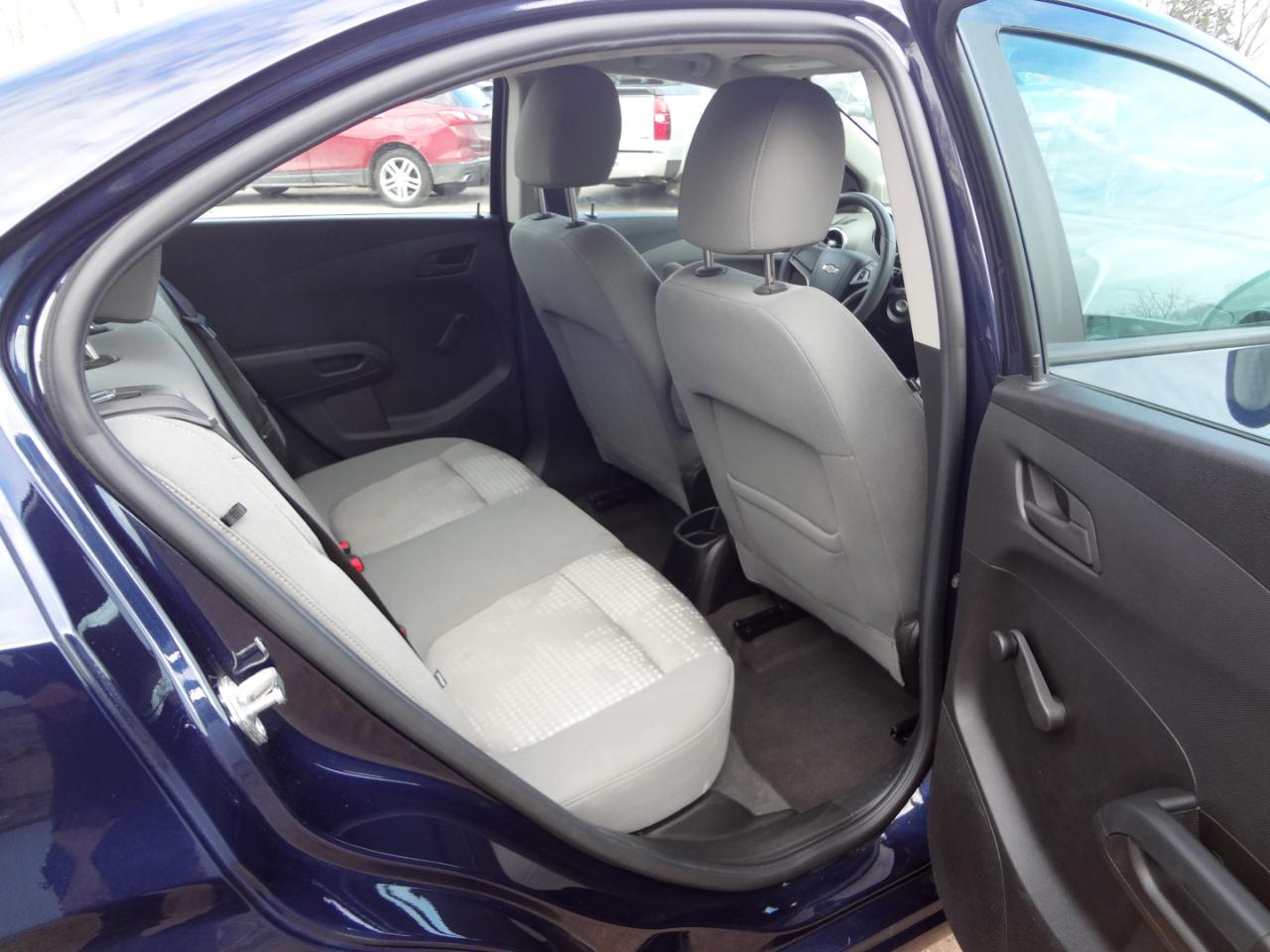 Chevrolet Sonic LS Auto Sedan 2015