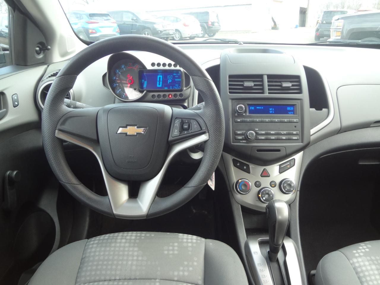 Chevrolet Sonic LS Auto Sedan 2015