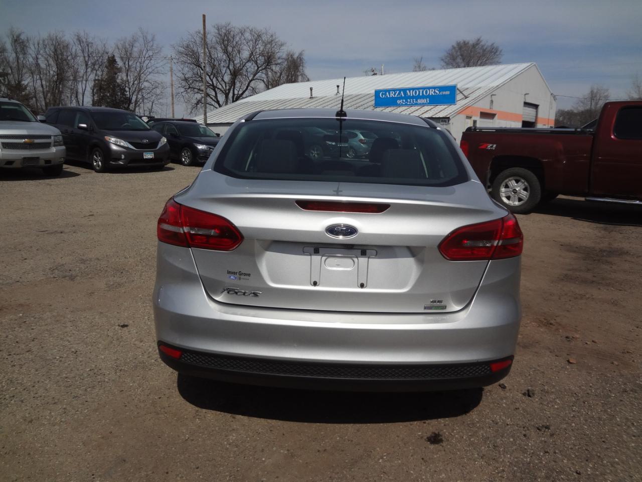 Ford Focus SE Sedan 2016