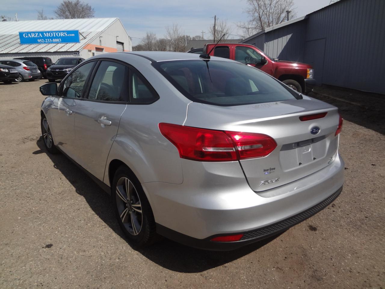 Ford Focus SE Sedan 2016