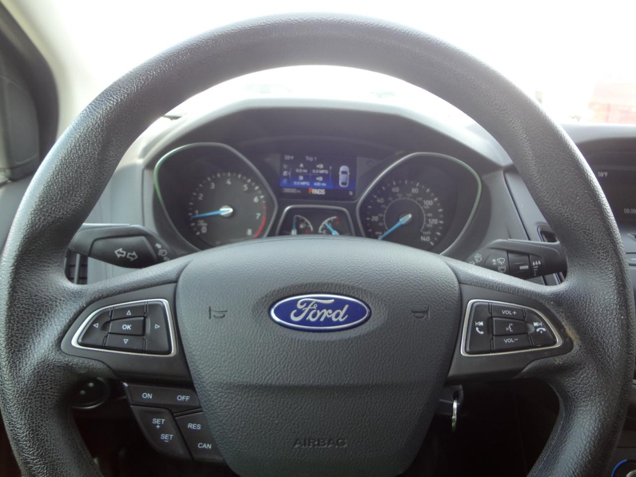 Ford Focus SE Sedan 2016