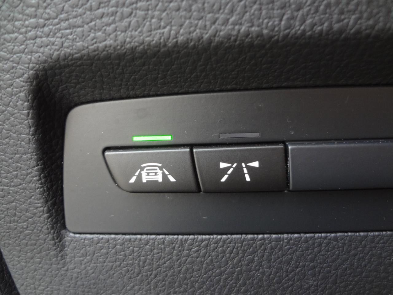 BMW 2-Series 230i Coupe 2021