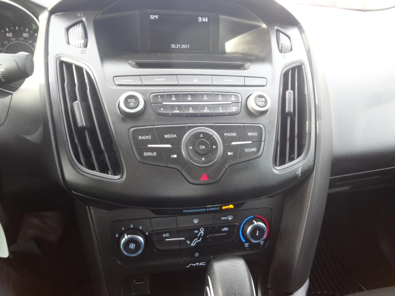 Ford Focus SE Sedan 2017