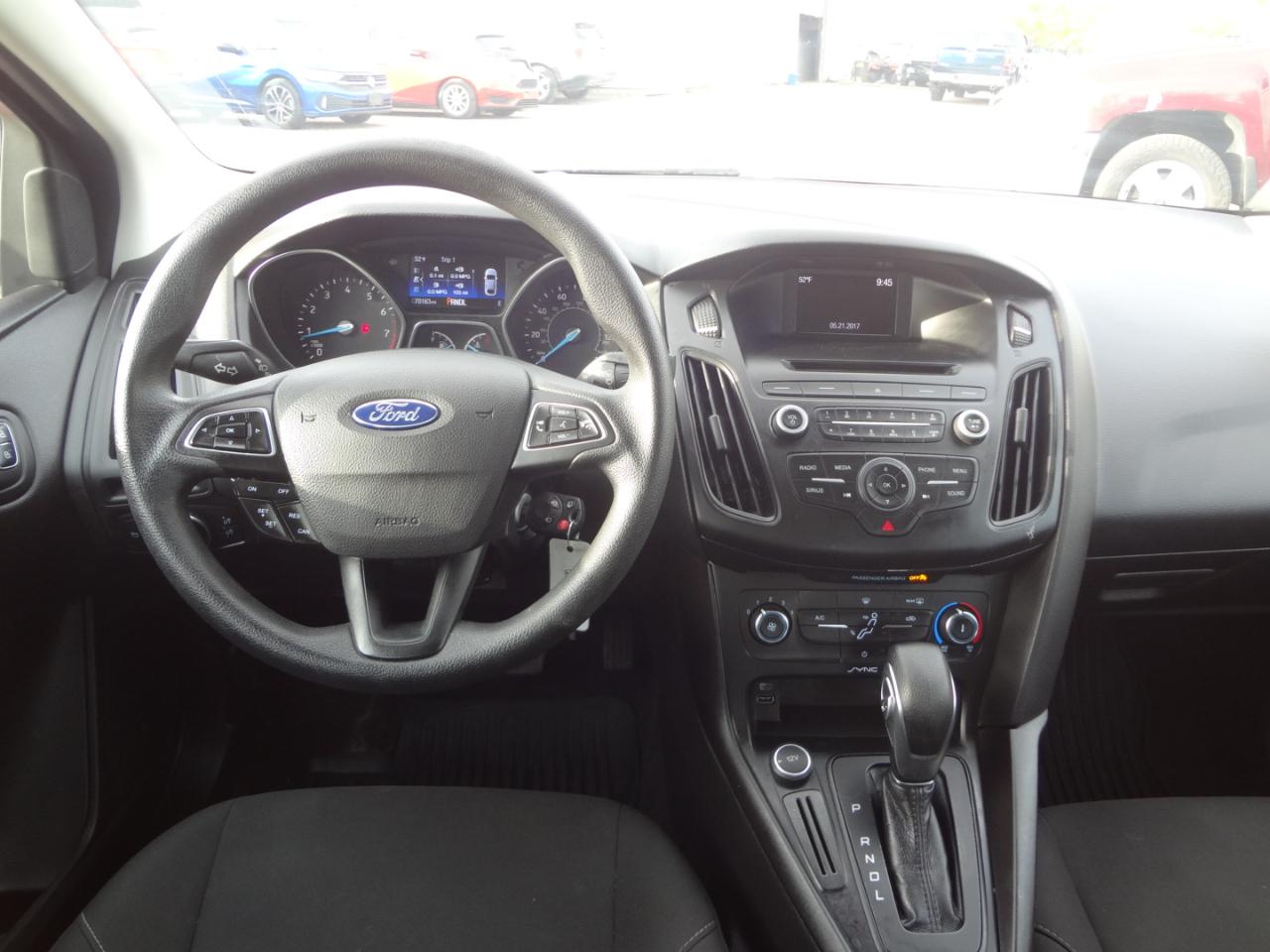 Ford Focus SE Sedan 2017