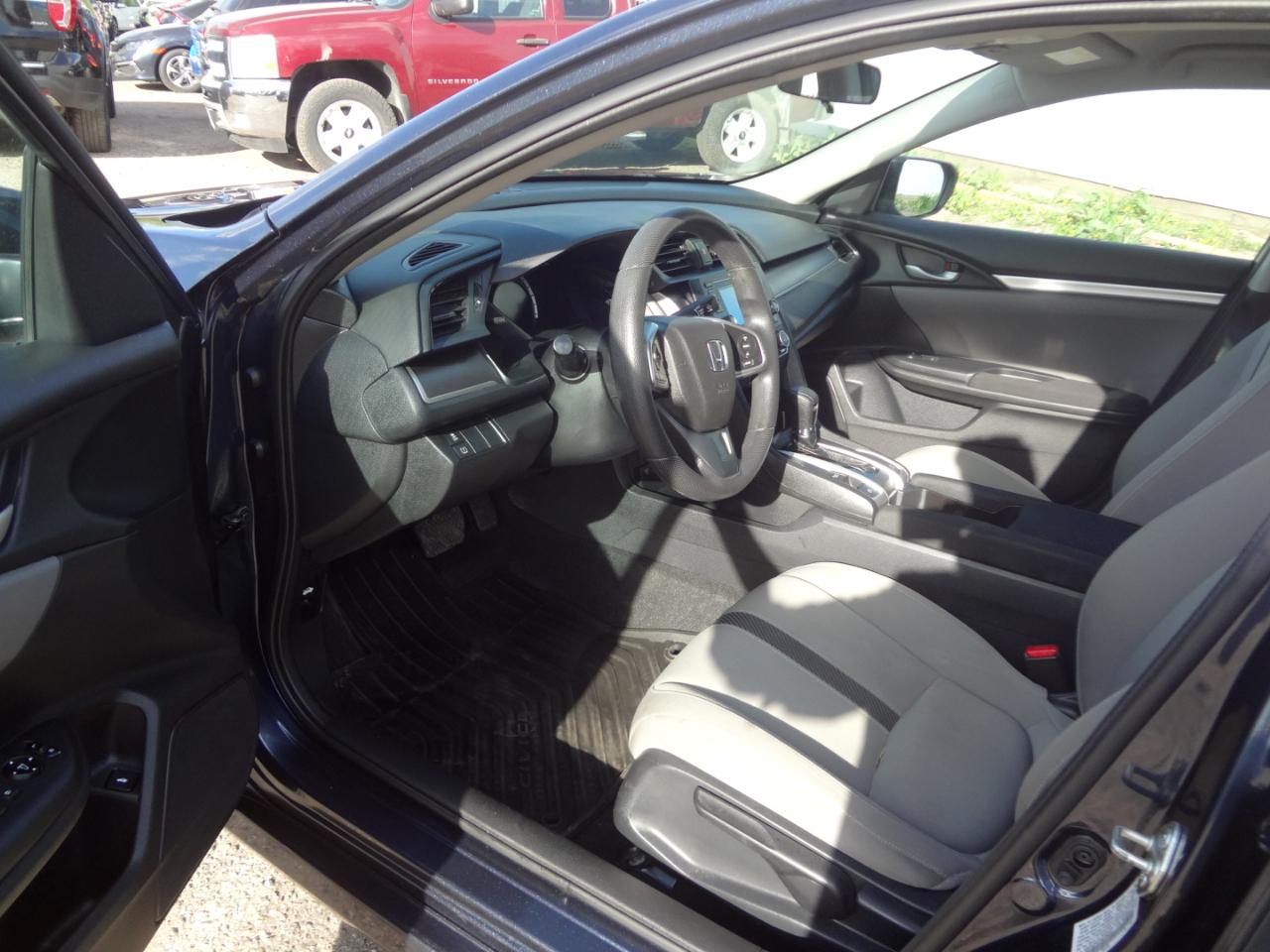 Honda Civic LX Sedan CVT 2016