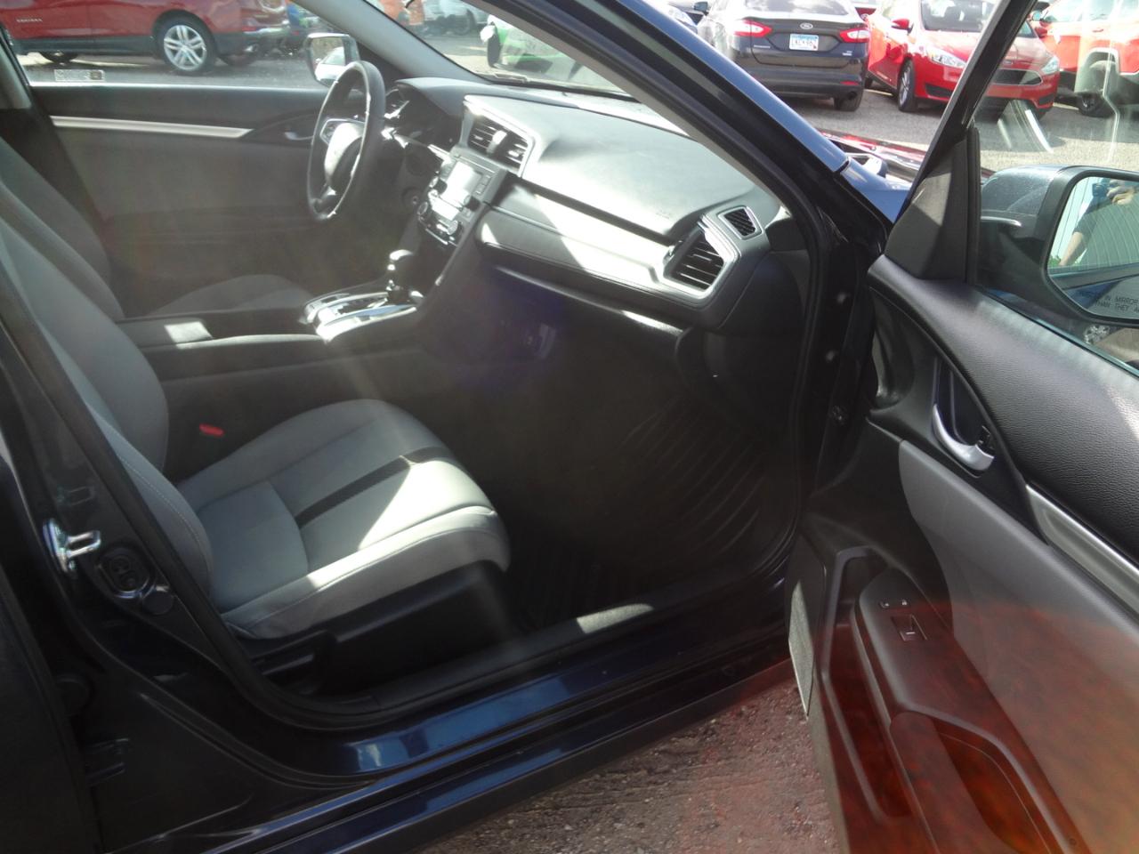 Honda Civic LX Sedan CVT 2016