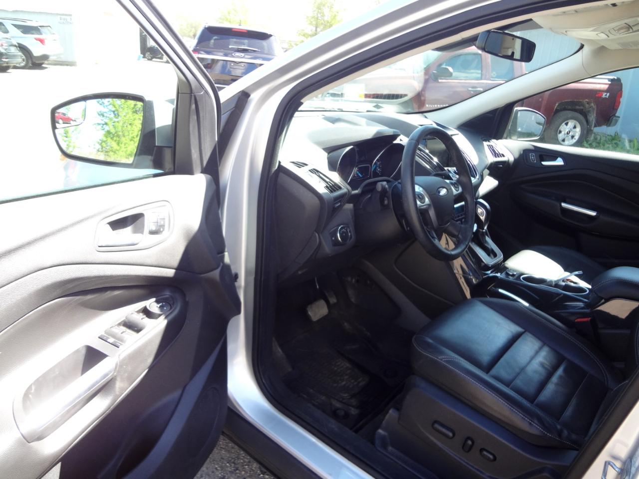 Ford Escape Titanium 4WD 2014