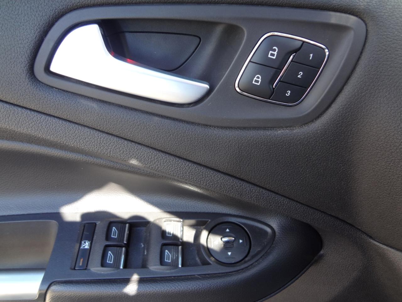Ford Escape Titanium 4WD 2014
