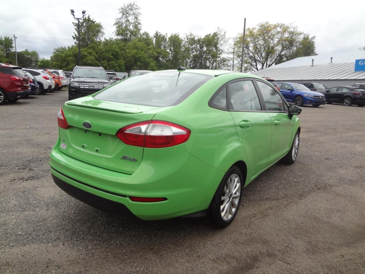 Ford Fiesta SE Sedan 2014