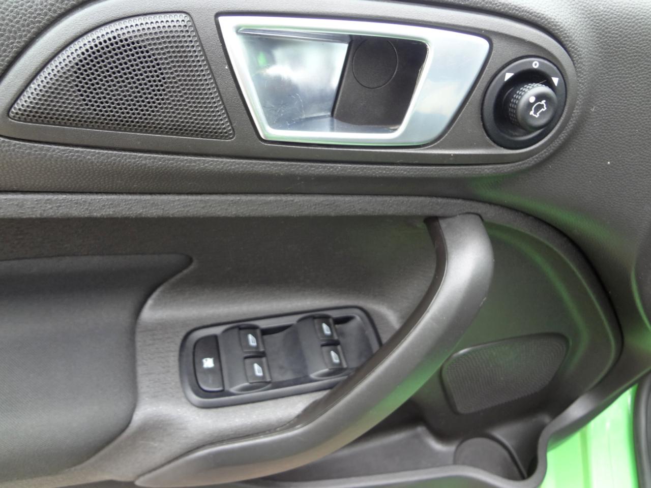 Ford Fiesta SE Sedan 2014