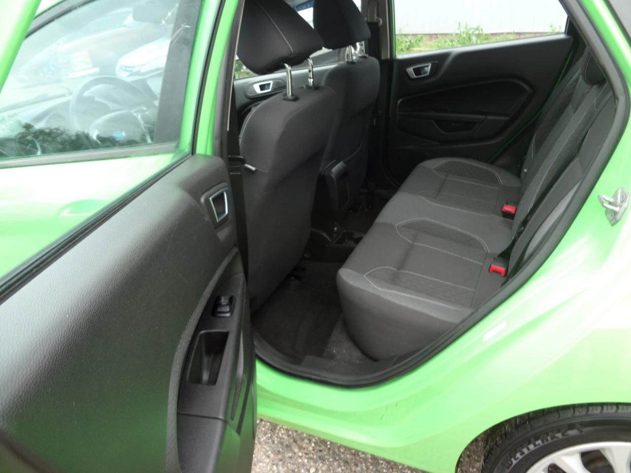 Ford Fiesta SE Sedan 2014