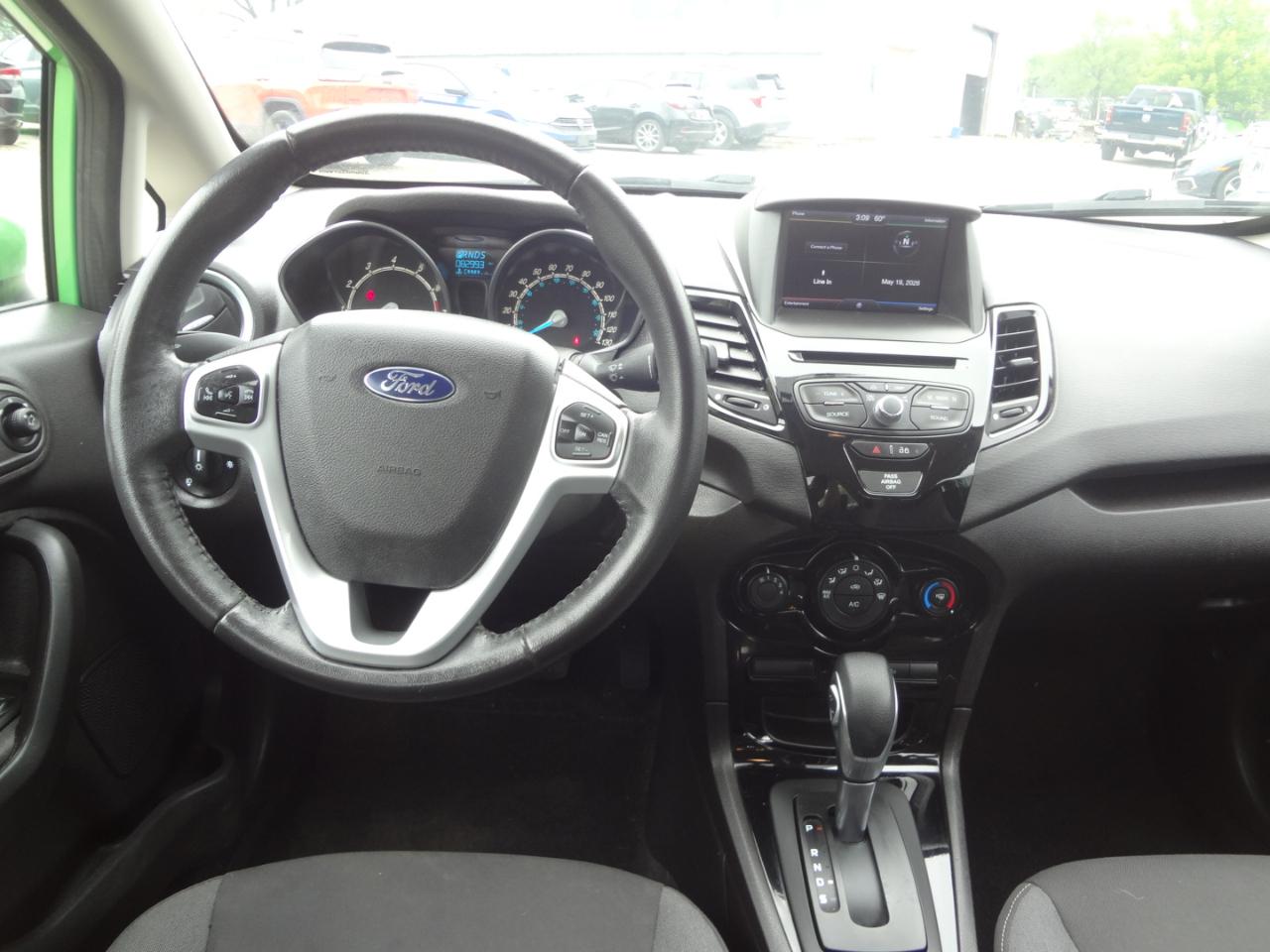 Ford Fiesta SE Sedan 2014