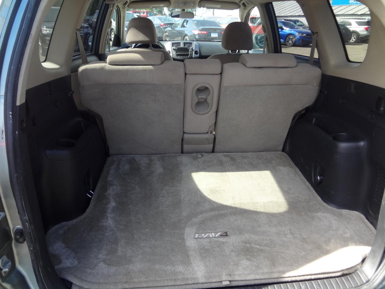 Toyota RAV4 Base V6 4WD 2007