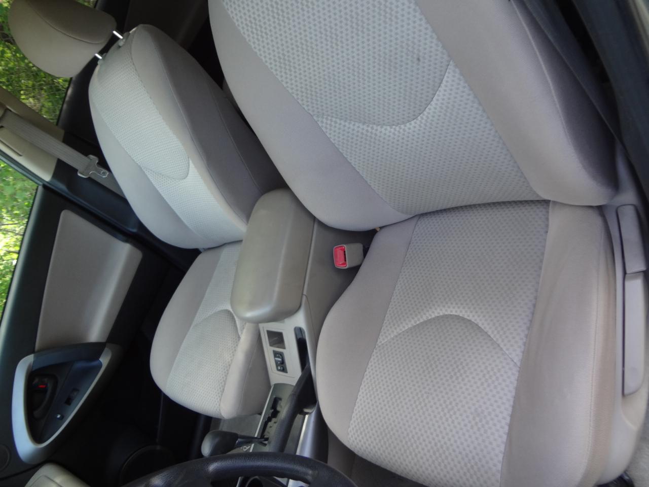 Toyota RAV4 Base V6 4WD 2007