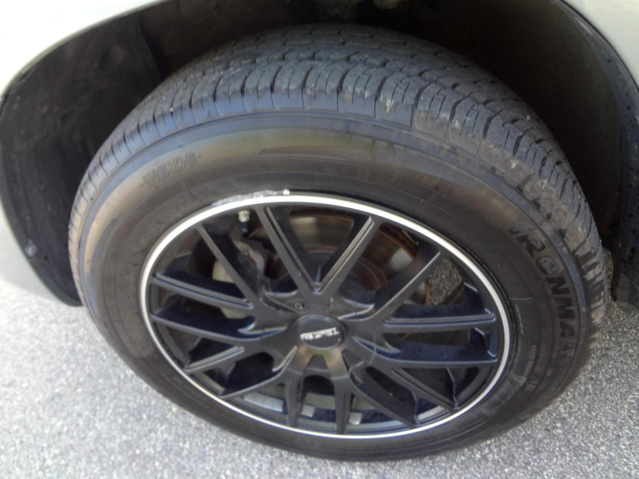 Toyota RAV4 Base V6 4WD 2007