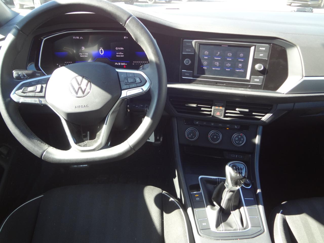 Volkswagen Jetta Sport 2024