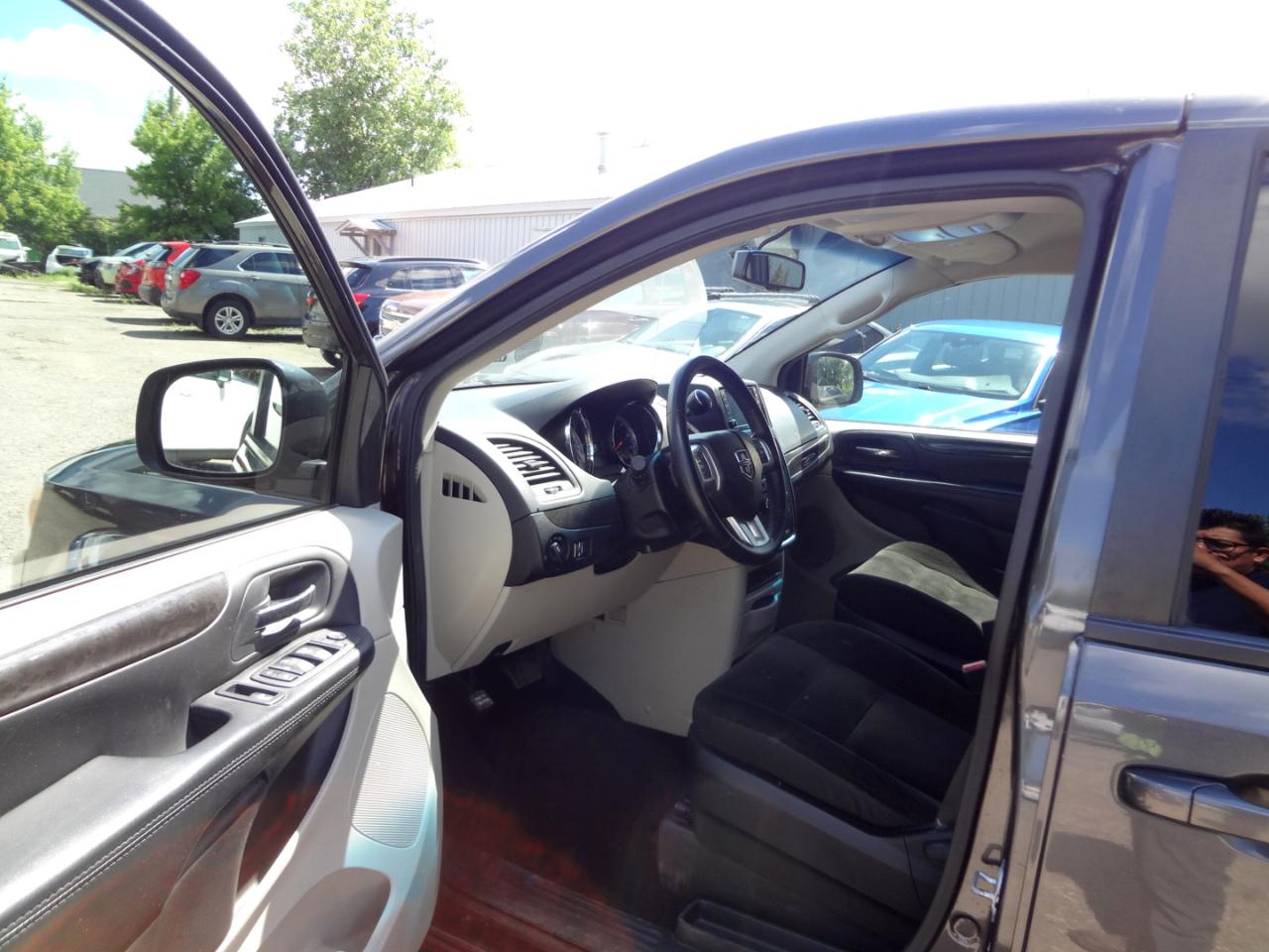 Dodge Grand Caravan SE 2017