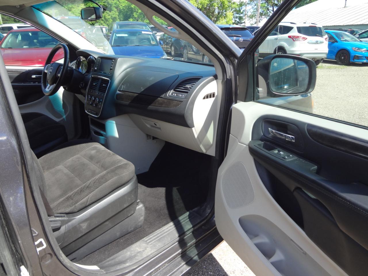 Dodge Grand Caravan SE 2017