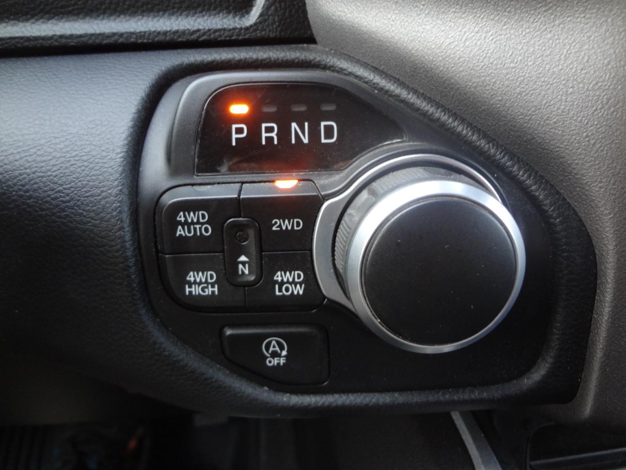 RAM 1500 Big Horn Crew Cab SWB 4WD 2020