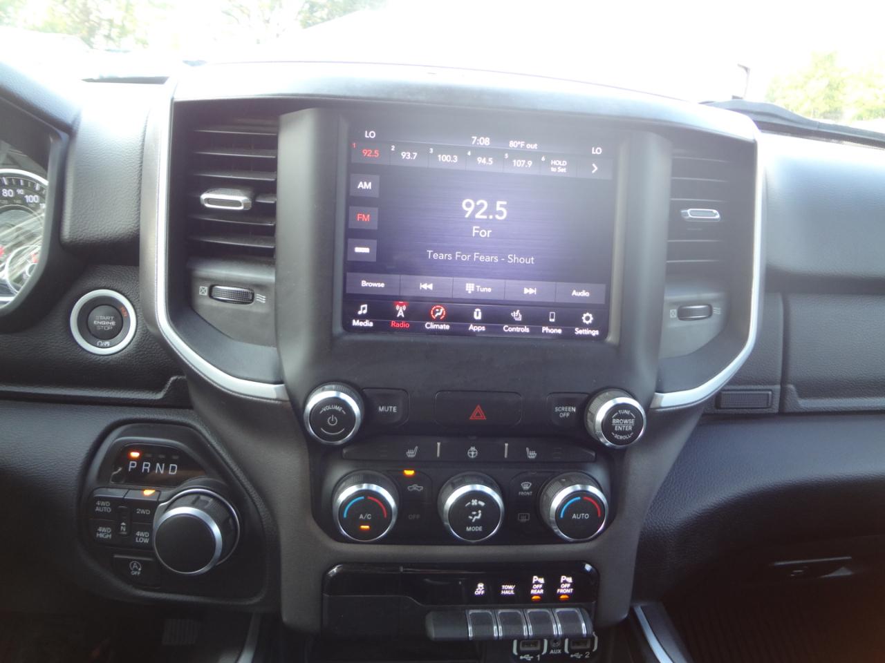 RAM 1500 Big Horn Crew Cab SWB 4WD 2020