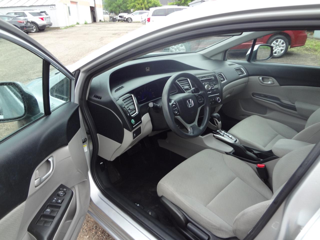 Honda Civic LX Sedan 5-Speed AT 2013