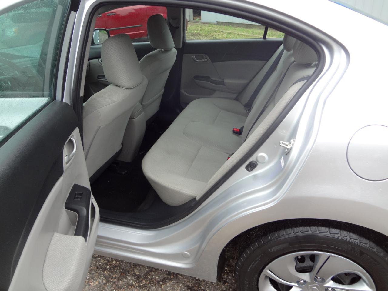 Honda Civic LX Sedan 5-Speed AT 2013