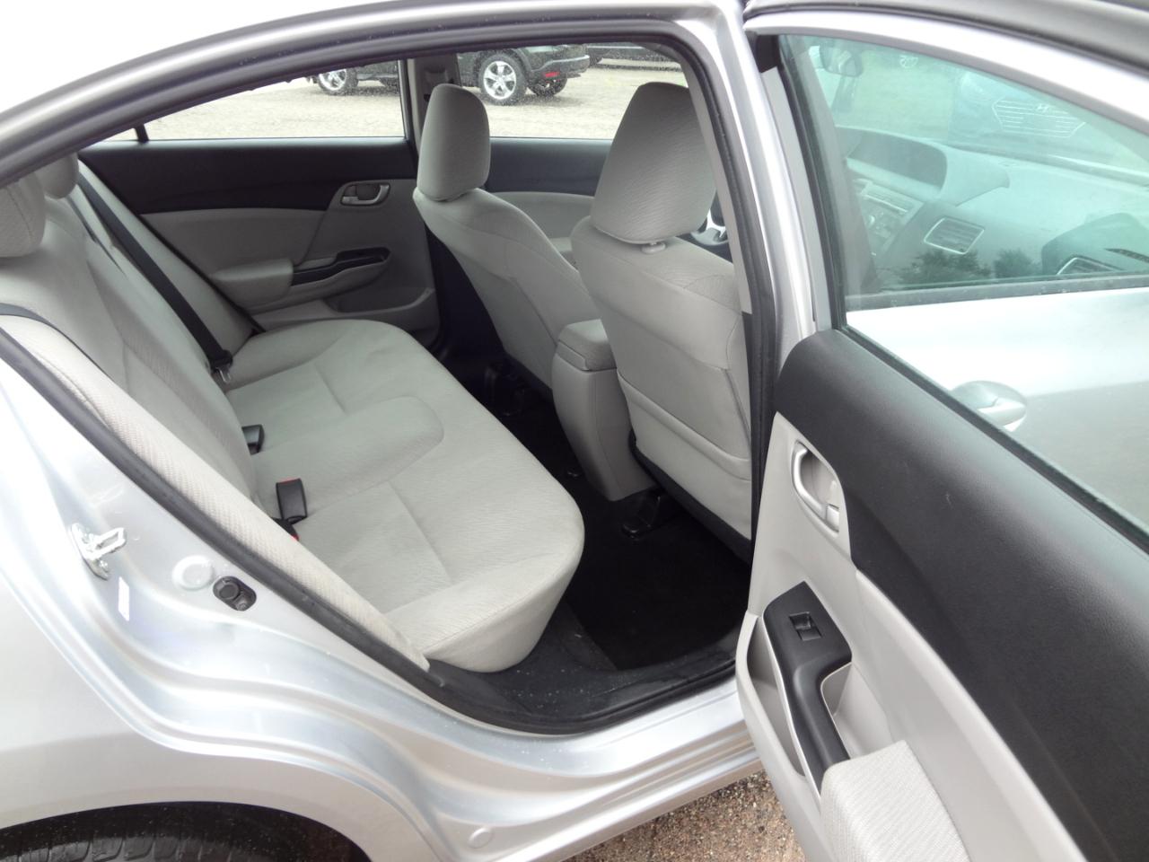Honda Civic LX Sedan 5-Speed AT 2013