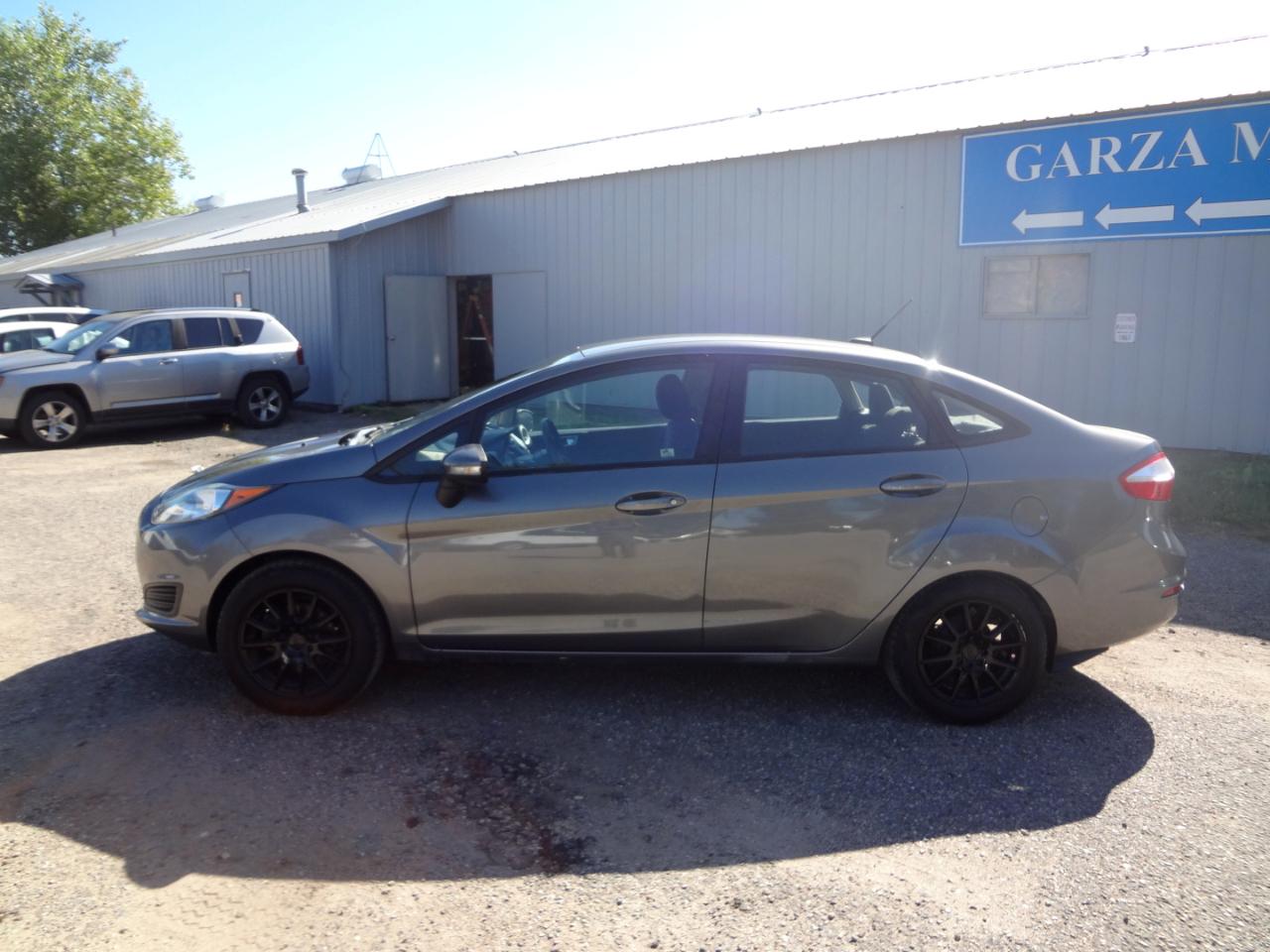 Ford Fiesta SE Sedan 2014
